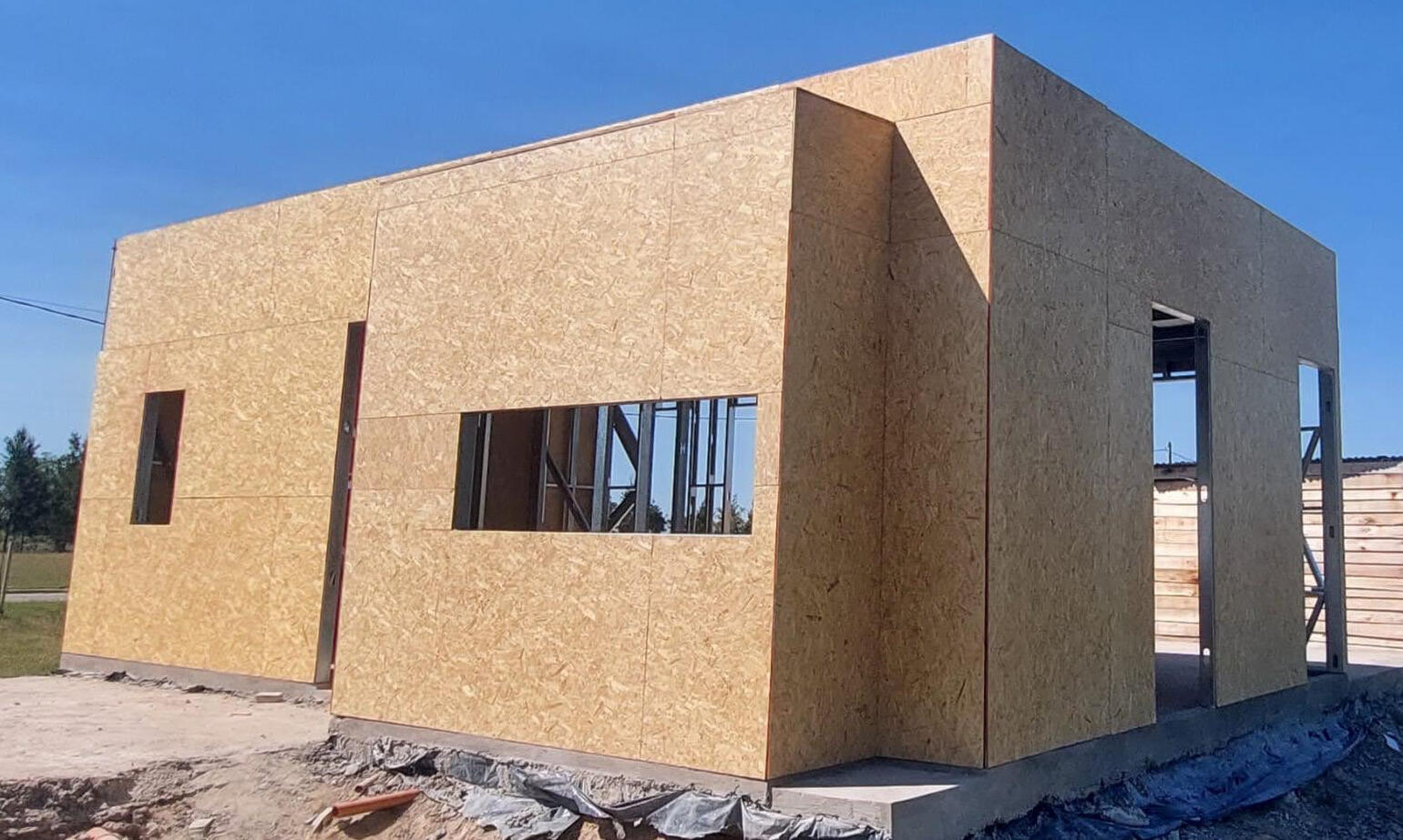 Untitled Placas OSB y Fenólicas Para estructuras, revestimientos y aplicaciones de Steel Framing. Stock de: * OSB 9 mm * OSB 11 mm * OSB 18 mm * Fenólico Eucalipto 18 mm (1 cara) * Fenólico Eucalipto 18 mm (2 caras)